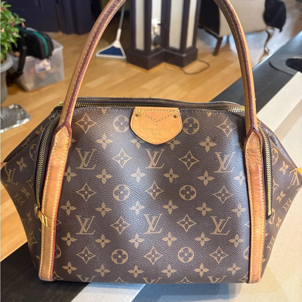 Louis Vuitton Marais Brown Monogram Shoulder Bag w Dust Bag! - Picture 1 of 7